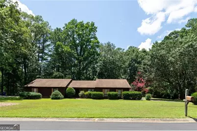 423 Dartmoor Drive, Marietta, GA 30064 - Photo 1