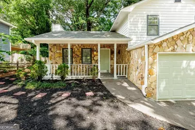 627 Ridge Avenue, Stone Mountain, GA 30083 - Photo 1