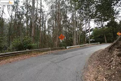 6050 Balboa Dr, Oakland, CA 94611 - Photo 5