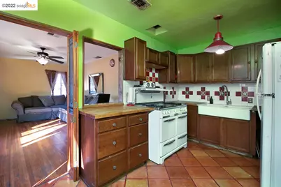 7755 Forsythe St, Los Angeles, CA 91042 - Photo 13