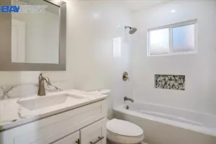 10600 Sheldon St, Oakland, CA 94605 - Photo 25