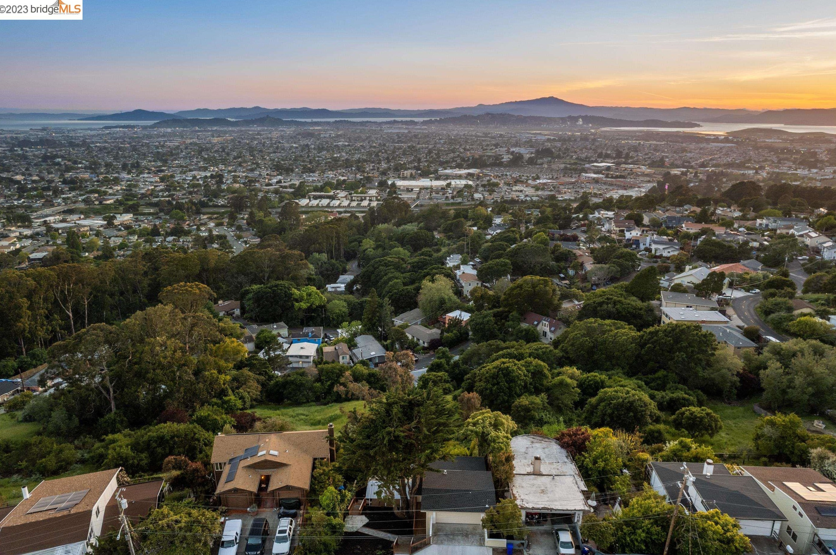 5929 Harbor View Ave, Richmond CA  94806-4239 exterior