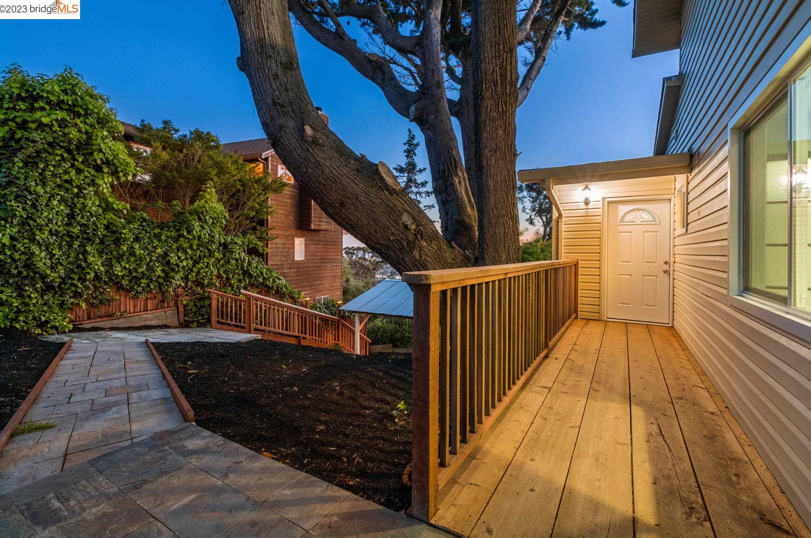 5929 Harbor View Ave, Richmond CA  94806-4239 exterior