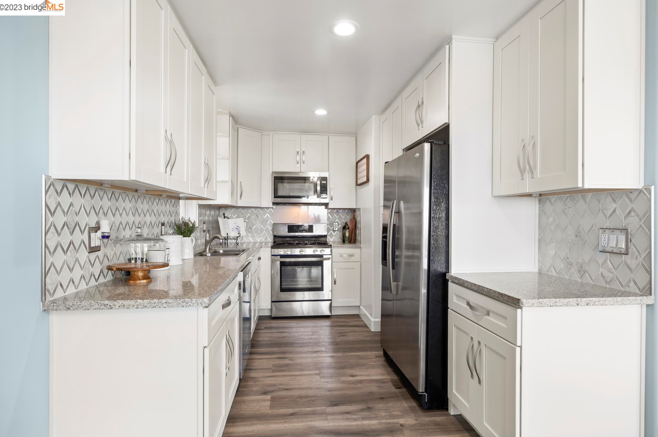 5929 Harbor View Ave, Richmond CA  94806-4239 exterior