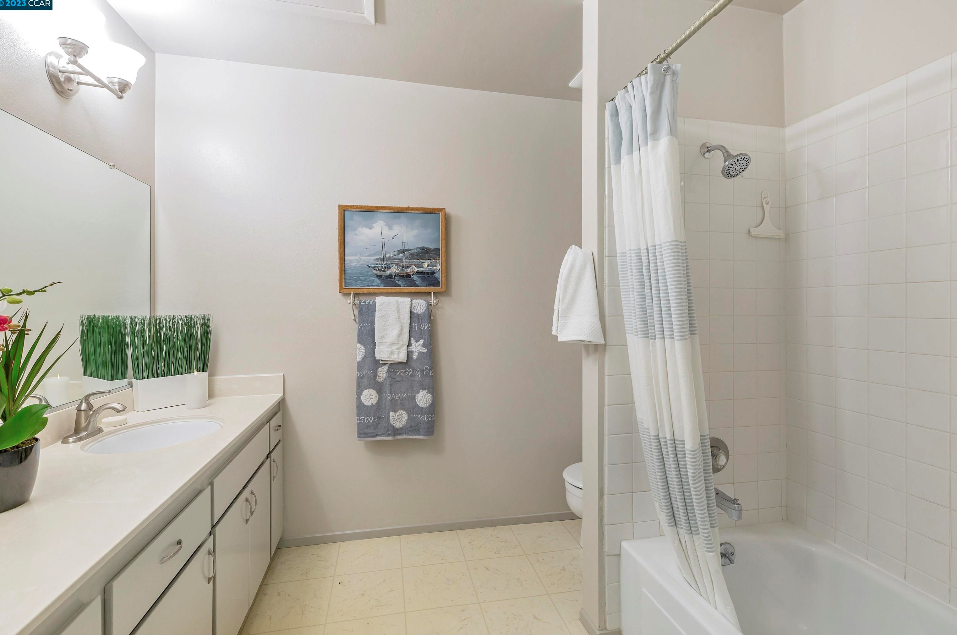 2129 Ascot Dr, Moraga CA  94556-2220 exterior