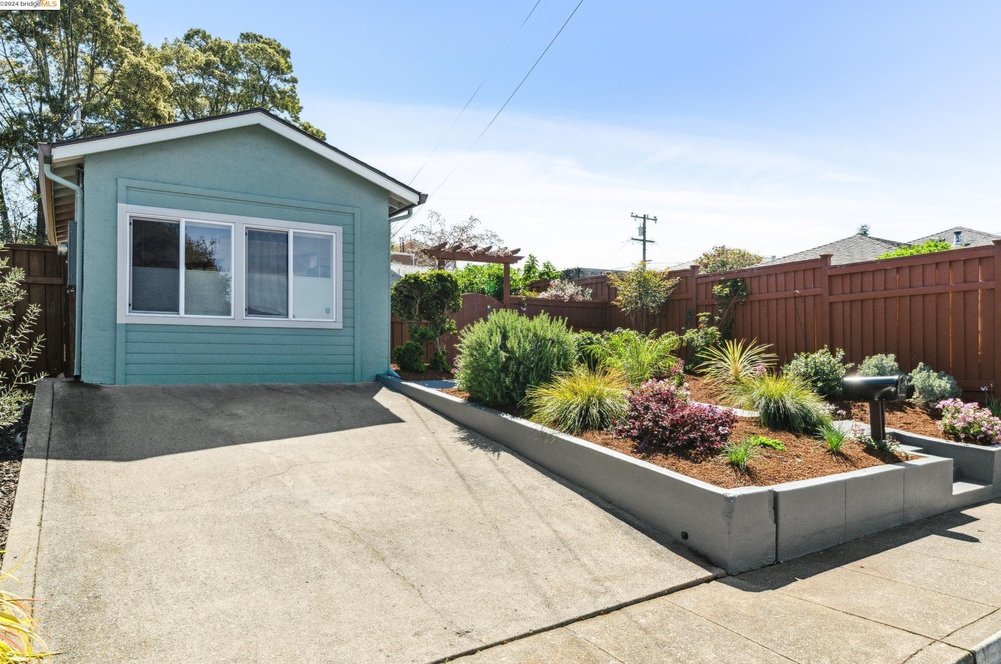 1529 Laurel Ave, Richmond CA  94805-1621 exterior