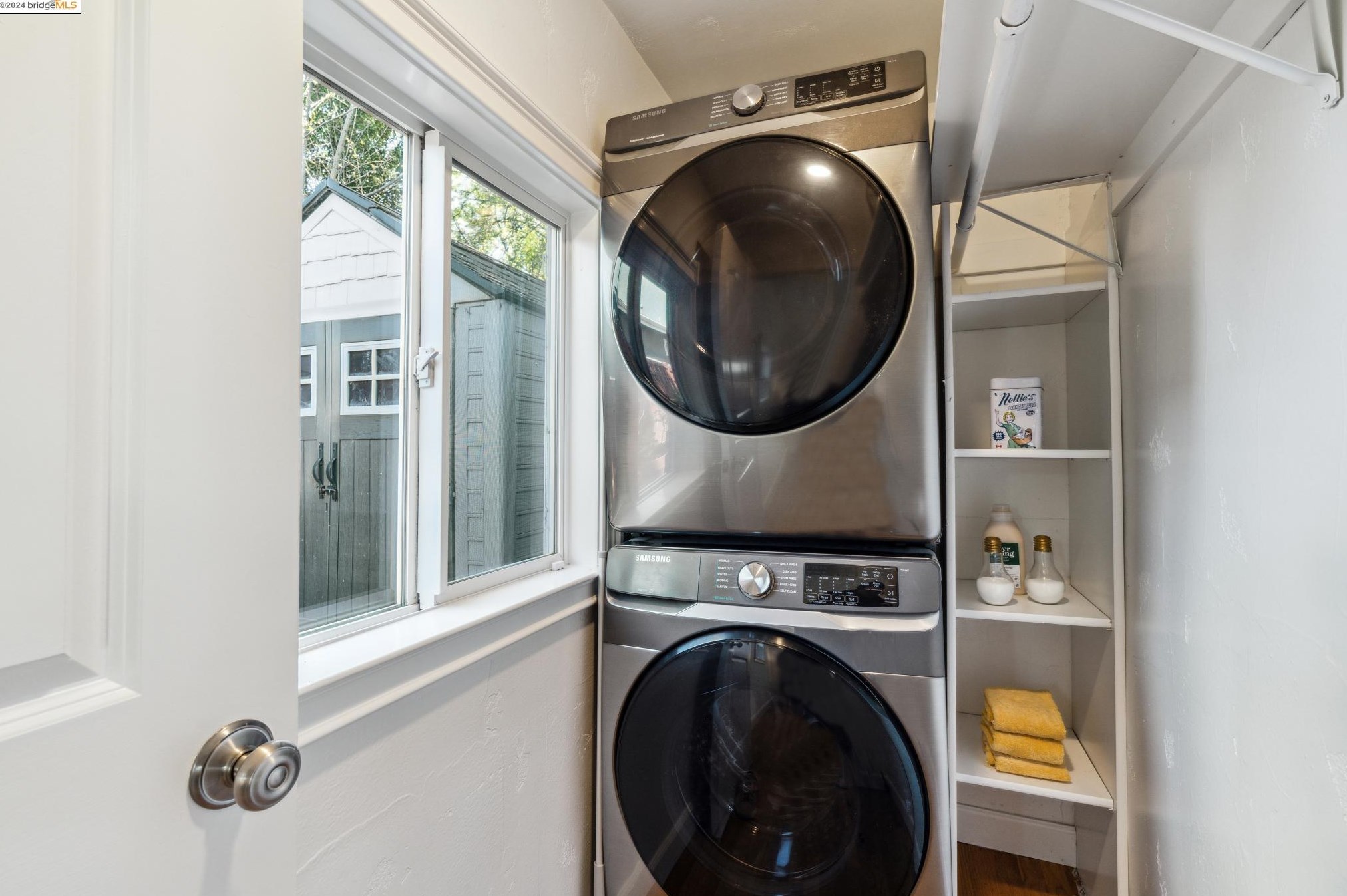 1529 Laurel Ave, Richmond CA  94805-1621 exterior