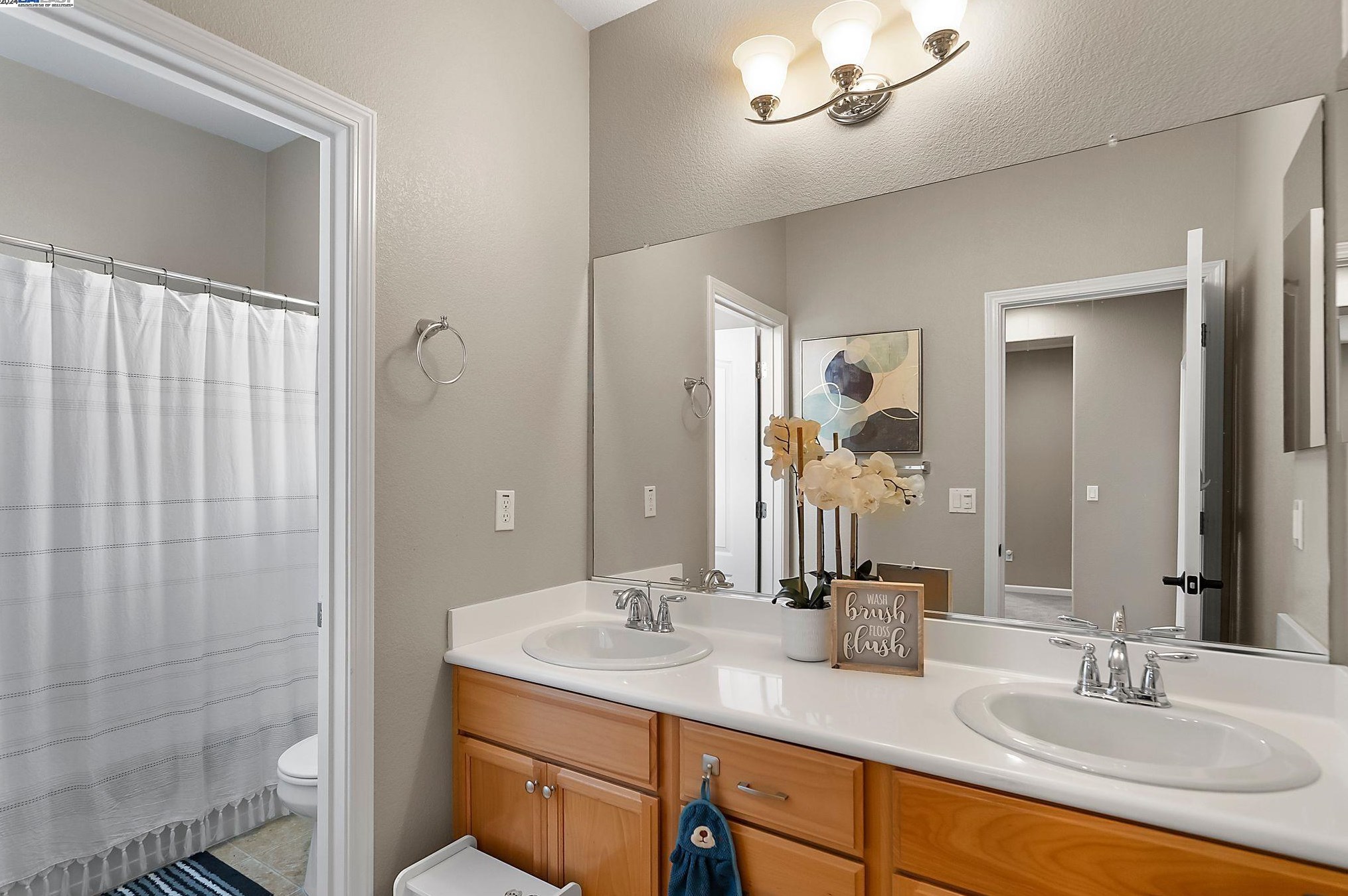 1653 Bedford Ct, Los Angeles CA  94513-5527 exterior