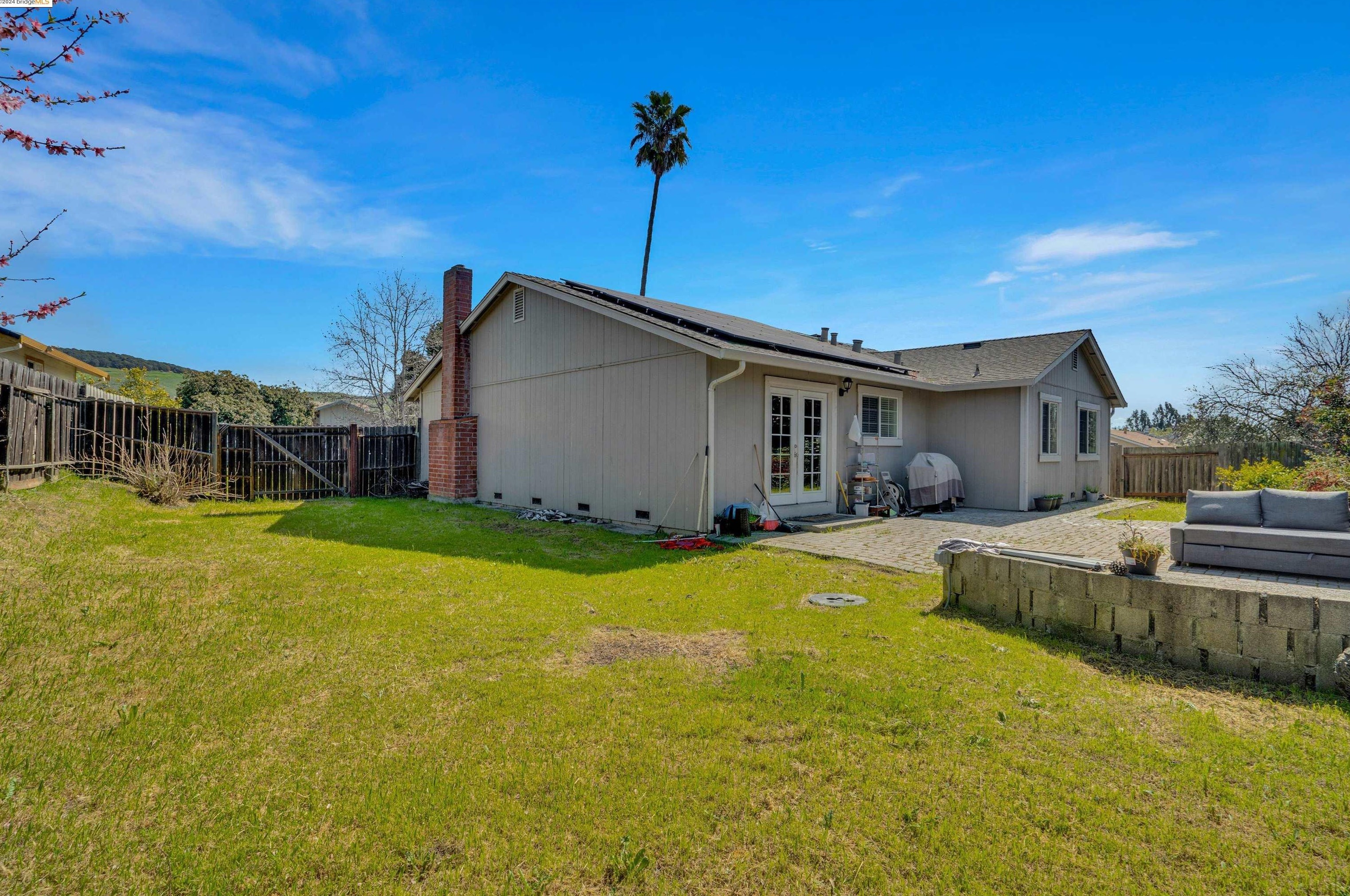 176 Evelyn Cir, Vallejo CA  94589-1862 exterior