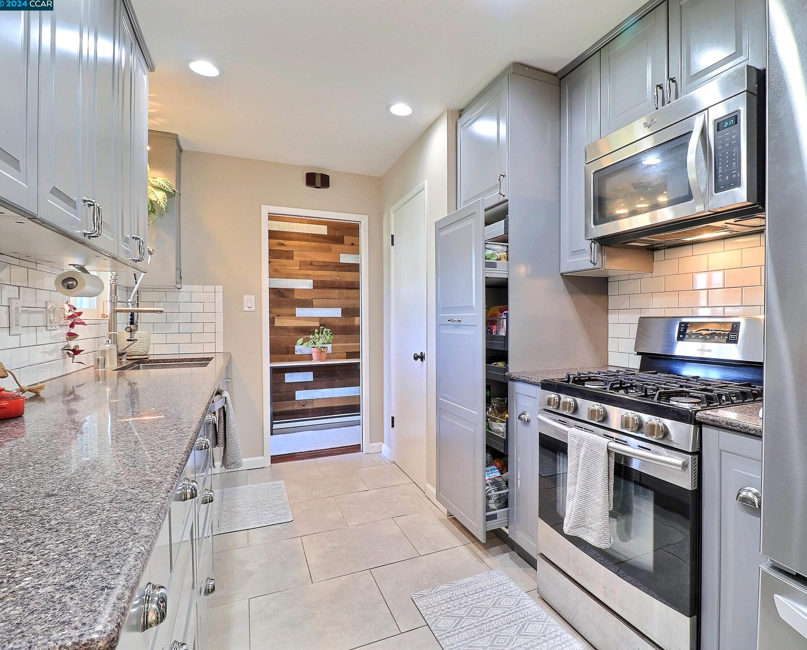 5024 Netto Dr, Concord CA  94521-2241 exterior