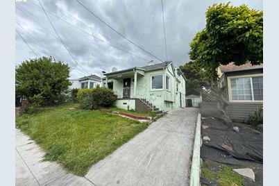 2808 23rd Ave - Photo 1