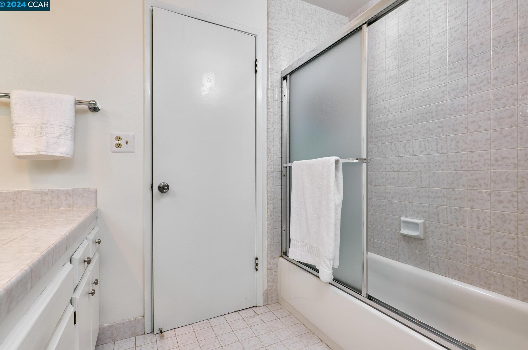 3860 El Campo Ct, Concord CA  94519-1823 exterior