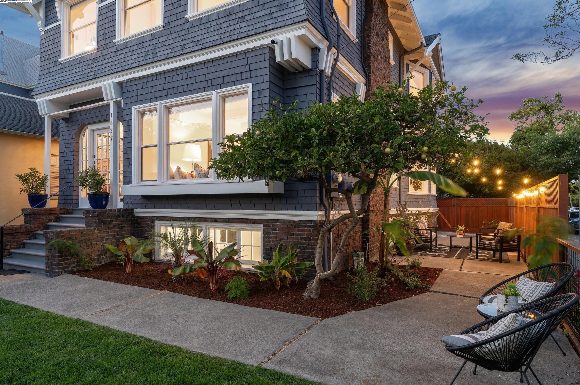 1837 Santa Clara Ave, Alameda CA  94501-2666 exterior