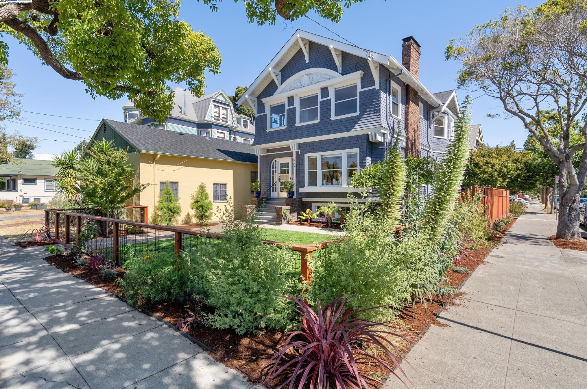 1837 Santa Clara Ave, Alameda CA  94501-2666 exterior