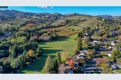 1070 Borrette Court, Napa, CA 94558 - Photo 27