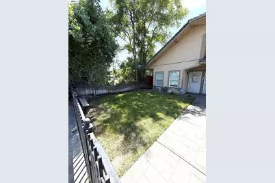 3135 Academy Way, Sacramento, CA 95815 - Photo 3
