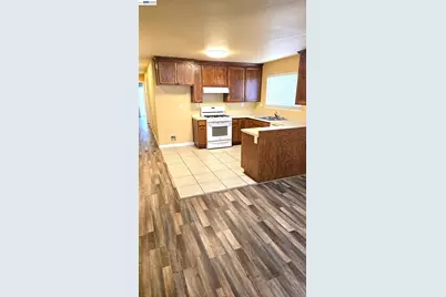3135 Academy Way, Sacramento, CA 95815 - Photo 19