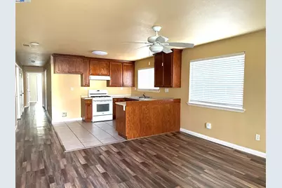 3135 Academy Way, Sacramento, CA 95815 - Photo 17