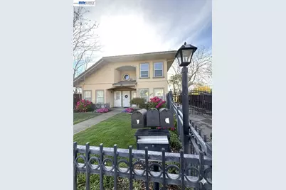 3135 Academy Way, Sacramento, CA 95815 - Photo 5