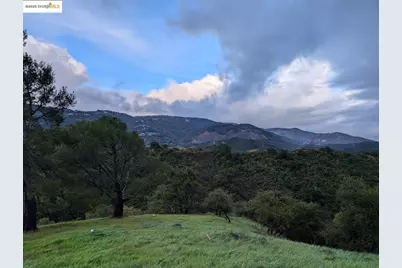 22346 Regnart Rd, Cupertino, CA 95014 - Photo 13