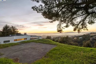 7041 Devon Way, Berkeley, CA 94705 - Photo 5