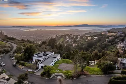 7041 Devon Way, Berkeley, CA 94705 - Photo 9