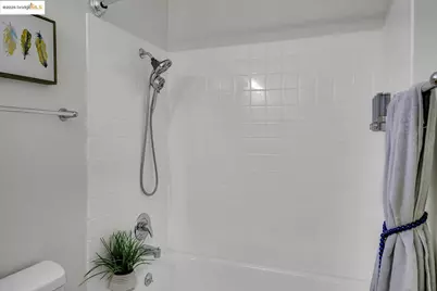 3 Admiral Dr #F370, Emeryville, CA 94608 - Photo 25