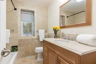 6440 Longcroft Dr, Oakland, CA 94611 - Photo 13