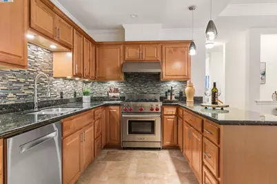 6440 Longcroft Dr, Oakland, CA 94611 - Photo 7