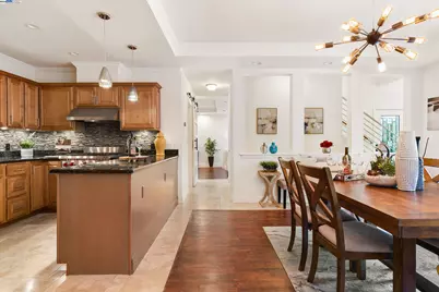 6440 Longcroft Dr, Oakland, CA 94611 - Photo 5