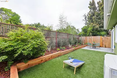 669 Alcatraz Ave, Oakland, CA 94609 - Photo 23
