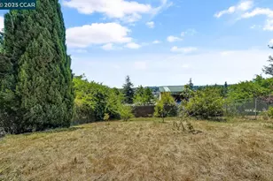 9305 Burr St, Oakland, CA 94605 - Photo 39