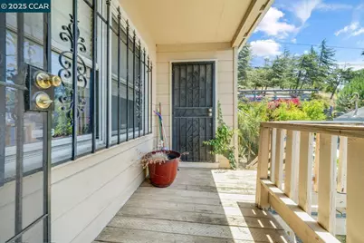 9305 Burr St, Oakland, CA 94605 - Photo 15
