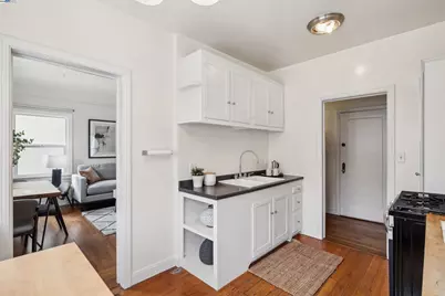1438 Lakeshore Ave #6, Oakland, CA 94606 - Photo 11