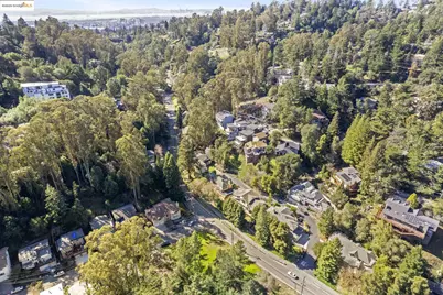 6658 Shepherd Canyon, Oakland, CA 94611 - Photo 9