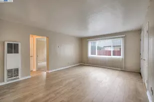 7448 Lockwood St, Oakland, CA 94621 - Photo 17