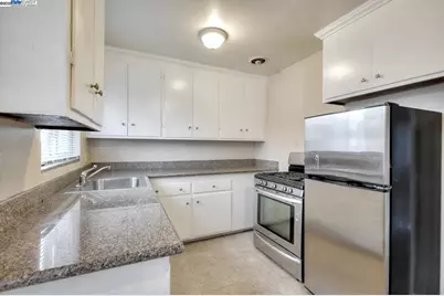 7448 Lockwood St, Oakland, CA 94621 - Photo 19