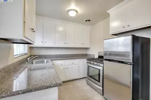 7448 Lockwood St, Oakland, CA 94621 - Photo 19