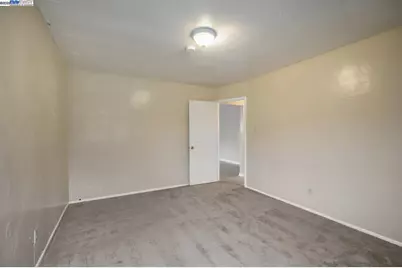 7448 Lockwood St, Oakland, CA 94621 - Photo 23