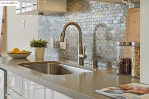 1555 Lakeside Dr, Oakland, CA 94612 - Photo 11