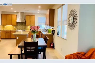 542 Santa Maria Ter #5, Sunnyvale, CA 94085 - Photo 3