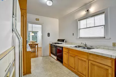 5378 Broadway, Oakland, CA 94618 - Photo 11