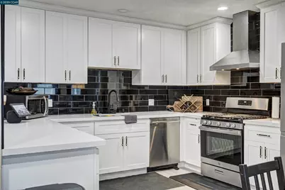 1324 104th Ave, Oakland, CA 94603 - Photo 1