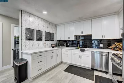 1324 104th Ave, Oakland, CA 94603 - Photo 3