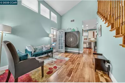 22 Village Square Pl, Pleasant Hill, CA 94523 - Photo 5