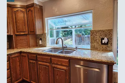 312 Wildcroft Dr, Martinez, CA 94553 - Photo 7