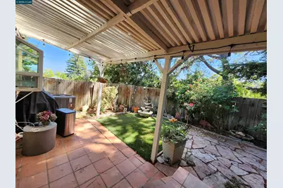 312 Wildcroft Dr, Martinez, CA 94553 - Photo 11