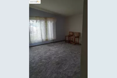 136 Castle Ct, Fortuna, CA 95540 - Photo 3