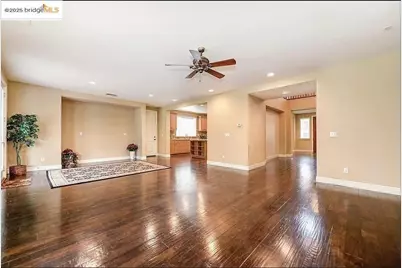 9670 Canopy Tree St, Roseville, CA 95747 - Photo 17