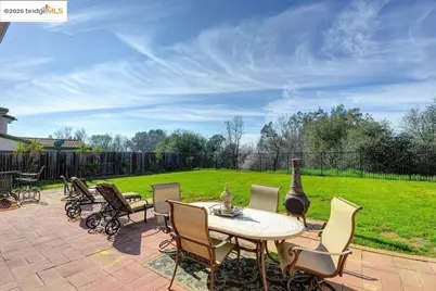 9670 Canopy Tree St, Roseville, CA 95747 - Photo 13